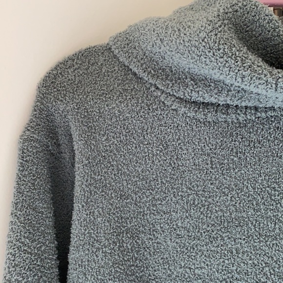 Soft green sweater M - Picture 2 of 3